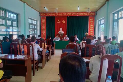 Đồng chí Bí thư Huyện uỷ Đăk Glei thăm và làm việc tại thôn Chung Năng, thị trấn Đăk Glei